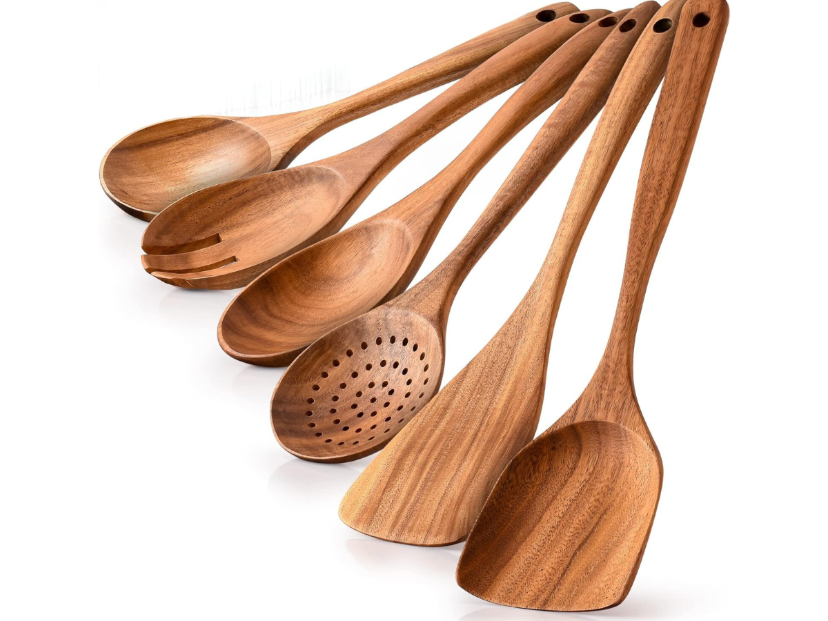 The best non toxic cooking utensils: Zulay Kitchen Wooden spoon set