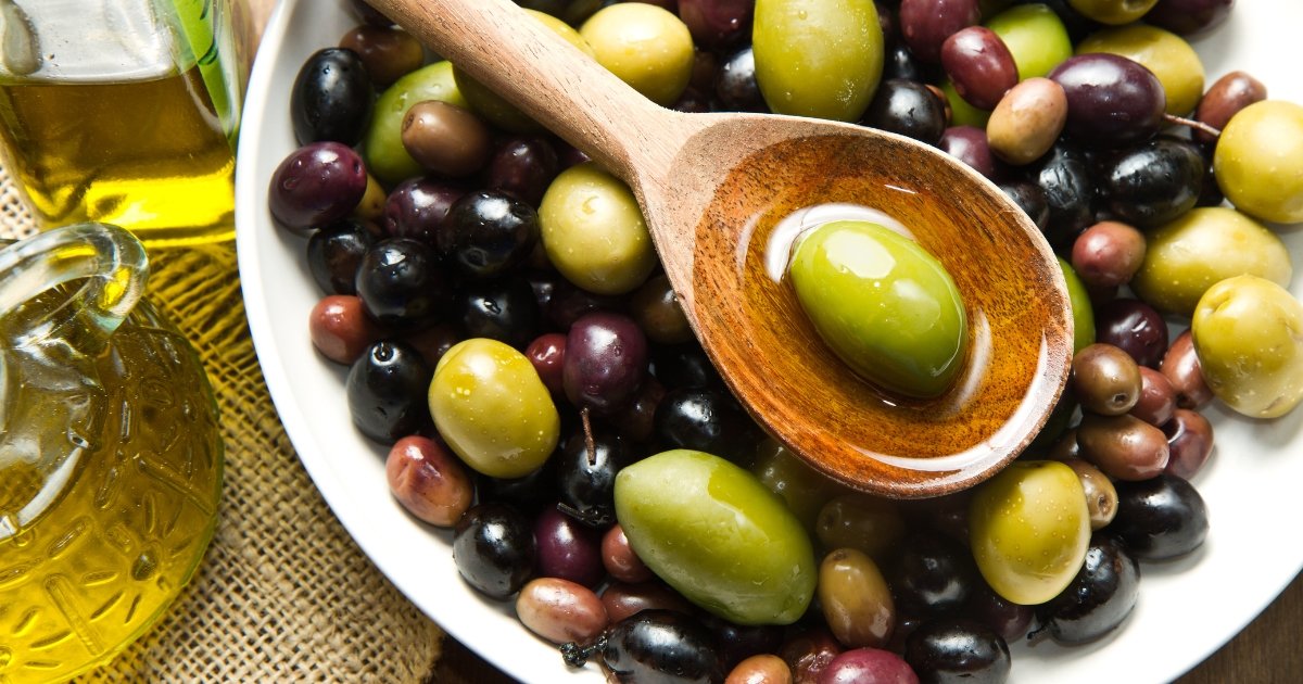 what do olives taste like