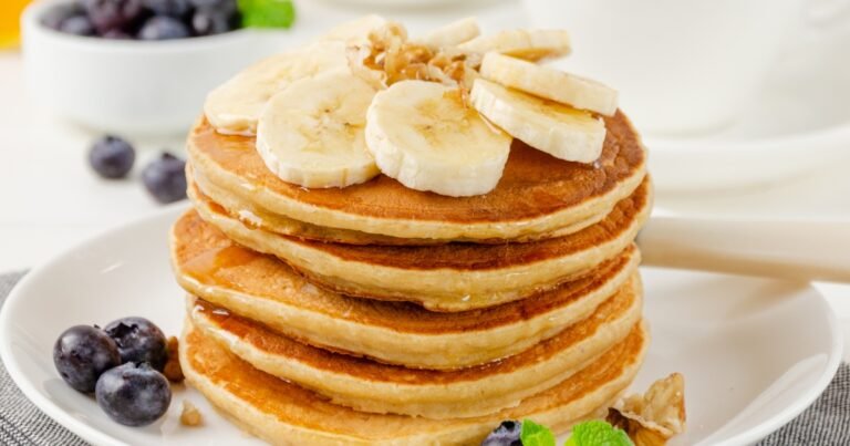 Banana Oatmeal Pancakes