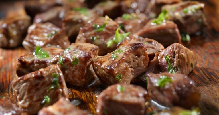 The Best Garlic Steak Bites and Potatoes – A One-Pan, Flavor-Packed Dinner