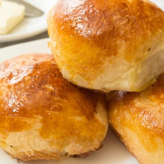 Garlic Parmesan Dinner Rolls
